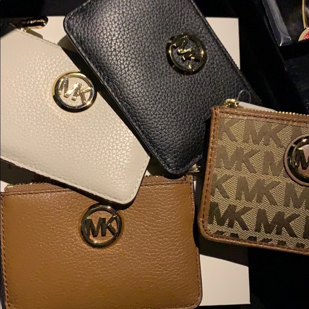 Wallets with key chains and zipper 4 CC slots